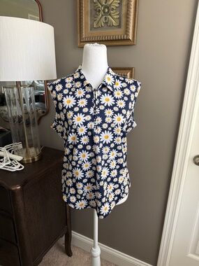 Sleeveless Daisy Print Collared Top - Navy, White & Yellow
